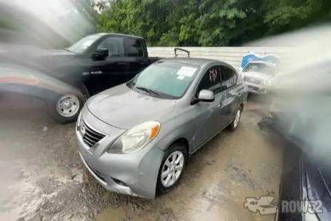 Photo of 2012 Nissan Versa