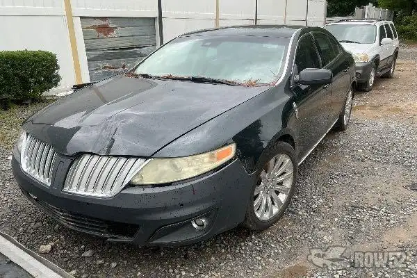 Photo of 2010 Lincoln MKS