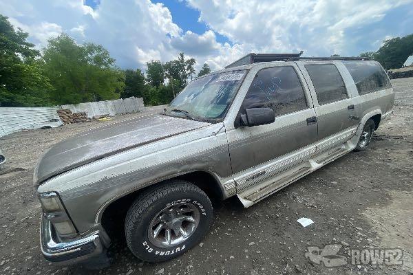 Photo of 1999 Chevrolet Suburban