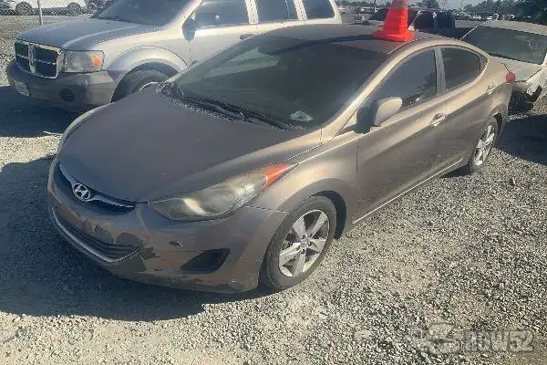 Photo of 2013 Hyundai Elantra