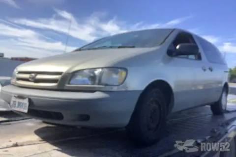 Photo of 2000 Toyota Sienna