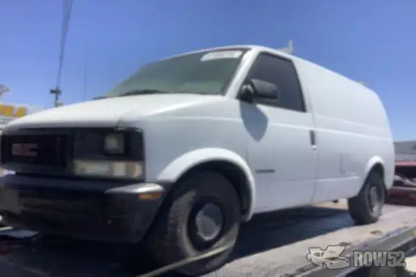 Photo of 1999 GMC Safari