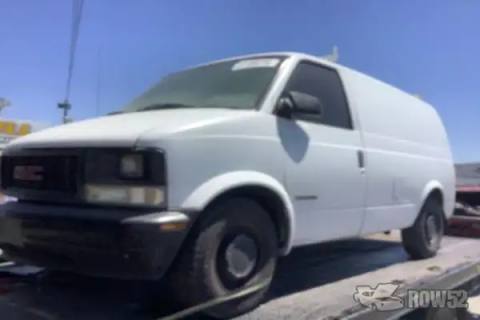 Photo of 1999 GMC Safari