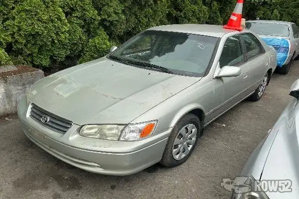 Photo of 2000 Toyota Camry