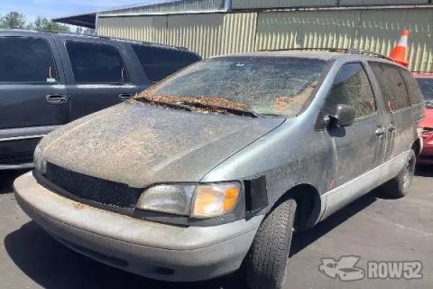 Photo of 2000 Toyota Sienna