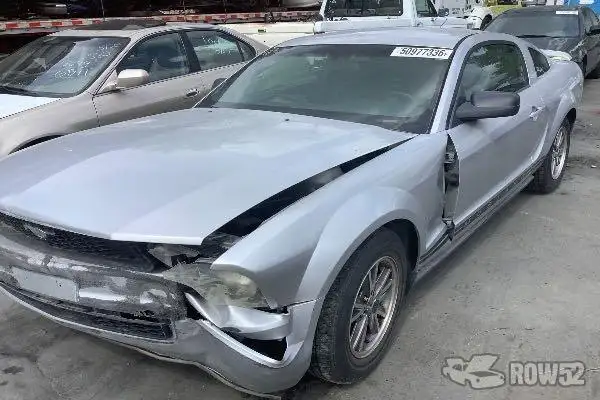 Photo of 2005 Ford Mustang