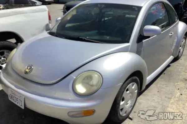 Photo of 2000 Volkswagen New Beetle