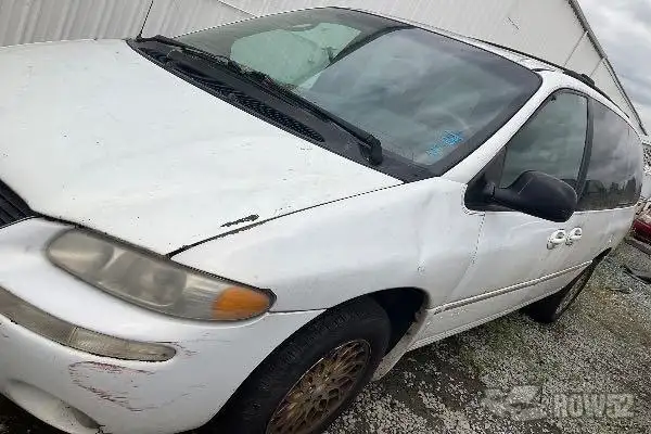 Photo of 1998 Chrysler Town & Country