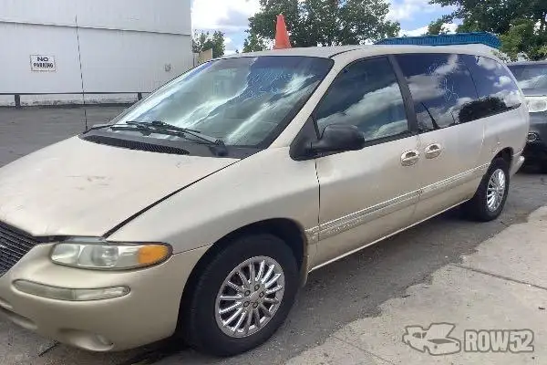 Photo of 1999 Chrysler Town & Country