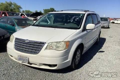 Photo of 2010 Chrysler Town & Country