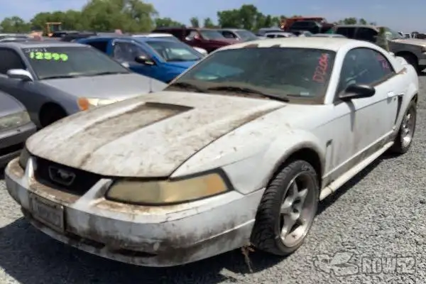 Photo of 2000 Ford Mustang
