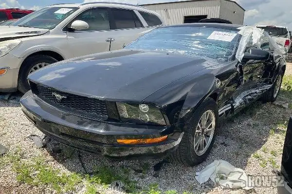 Photo of 2005 Ford Mustang
