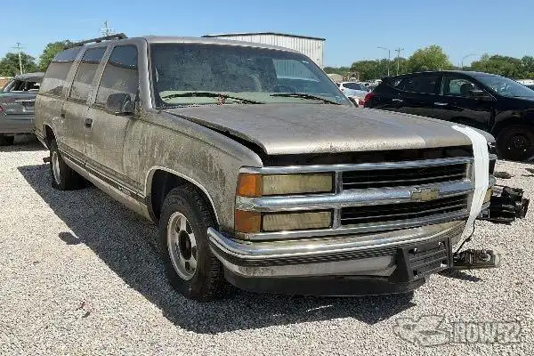 Photo of 1999 Chevrolet Suburban