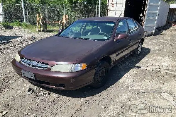 Photo of 1999 Nissan Altima