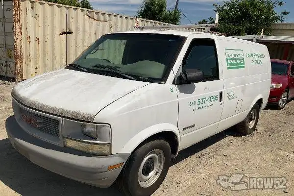 Photo of 1999 GMC Safari