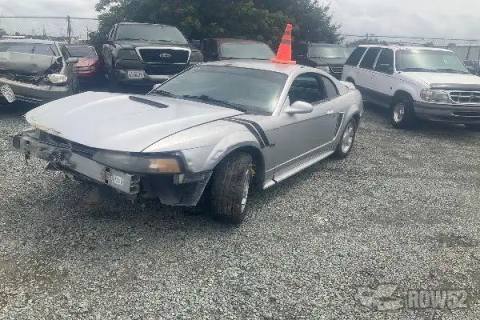 Photo of 2000 Ford Mustang