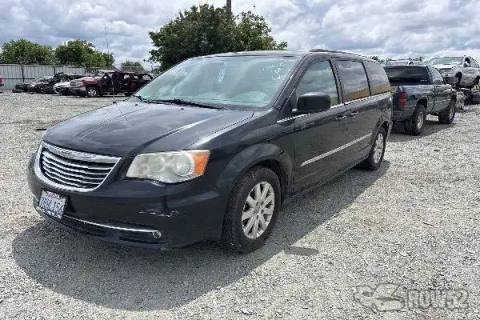 Photo of 2014 Chrysler Town & Country