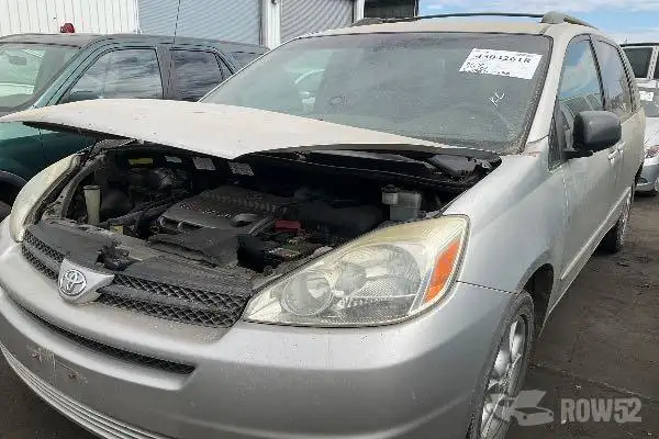 Photo of 2005 Toyota Sienna