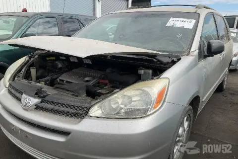 Photo of 2005 Toyota Sienna