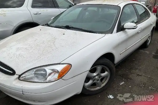 Photo of 2003 Ford Taurus