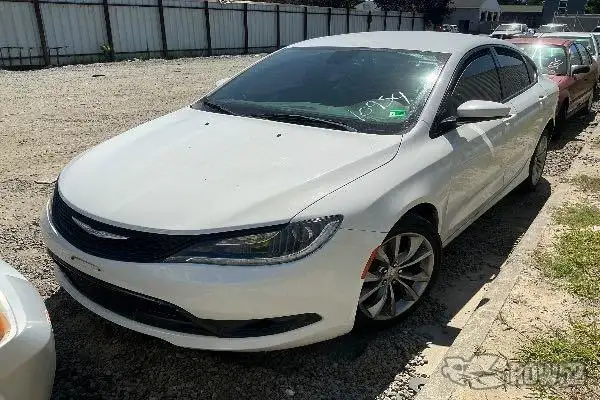Photo of 2015 Chrysler 200