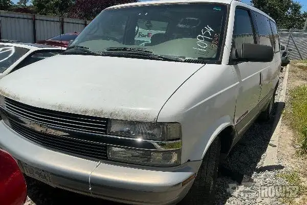 Photo of 1999 Chevrolet Astro