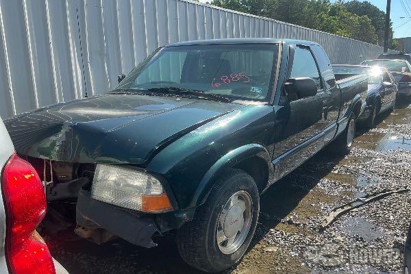 Photo of 2002 GMC Sonoma