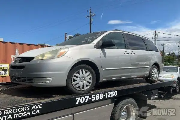 Photo of 2005 Toyota Sienna