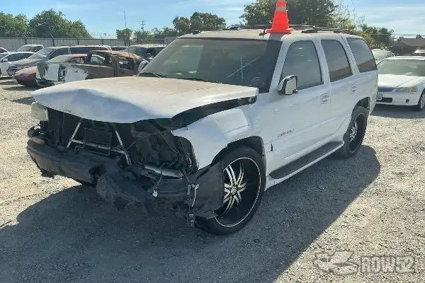 Photo of 2005 GMC Yukon Denali