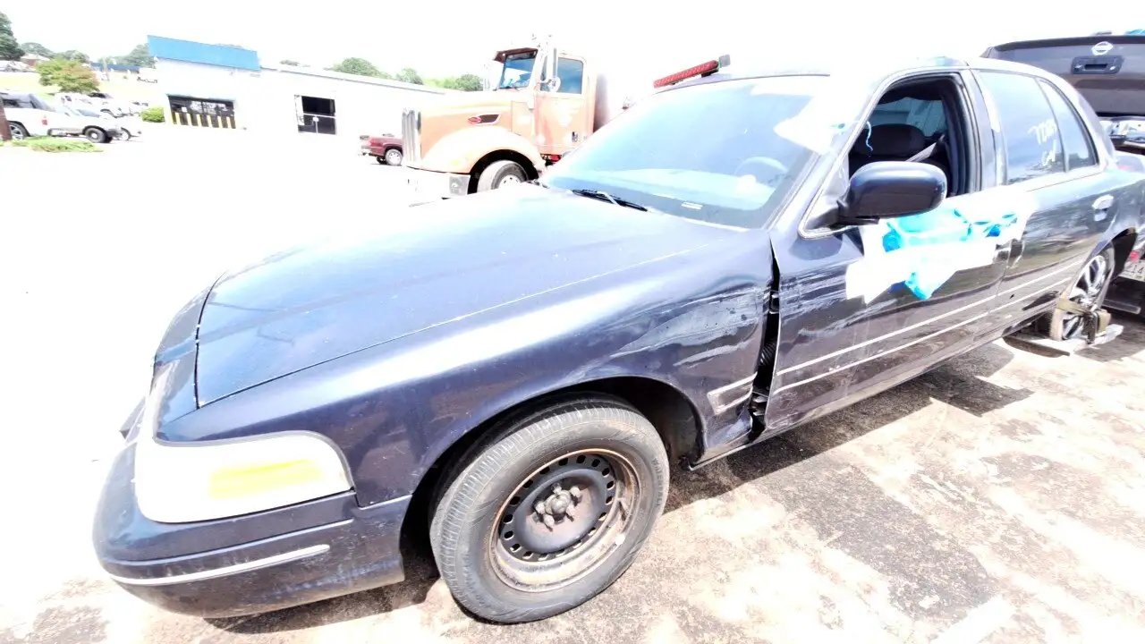 Photo of 2001 Ford Crown Victoria