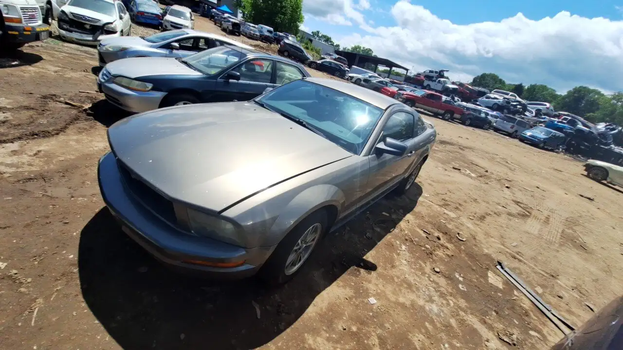 Photo of 2005 Ford Mustang