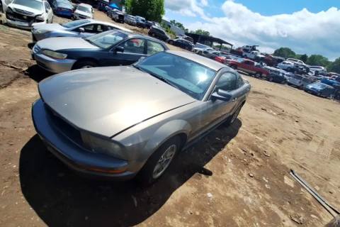 Photo of 2005 Ford Mustang