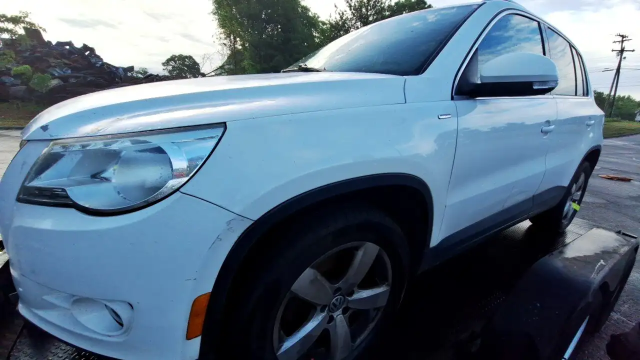 Photo of 2010 Volkswagen Tiguan