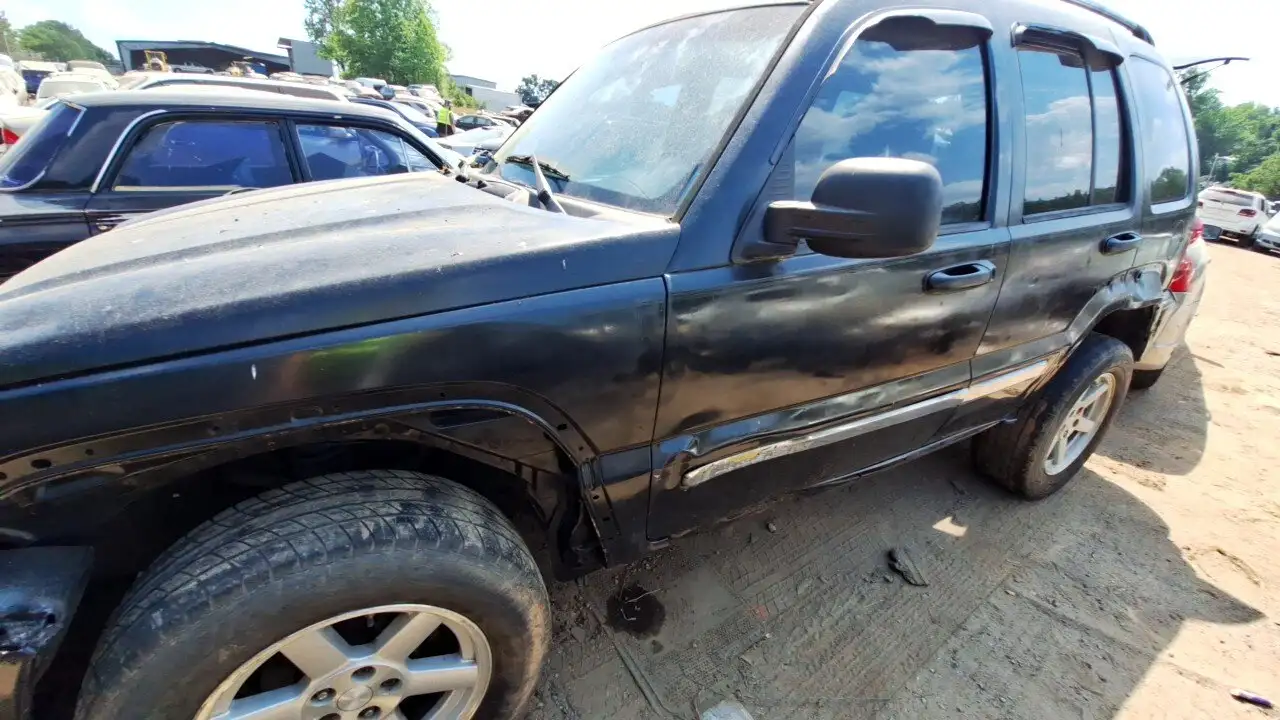 Photo of 2005 Jeep Liberty