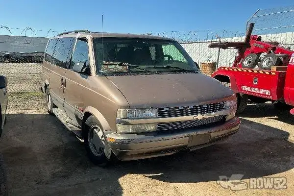 Photo of 2000 Chevrolet Astro