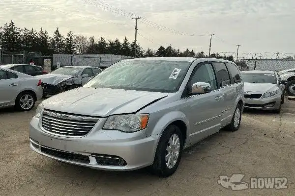 Photo of 2012 Chrysler Town & Country
