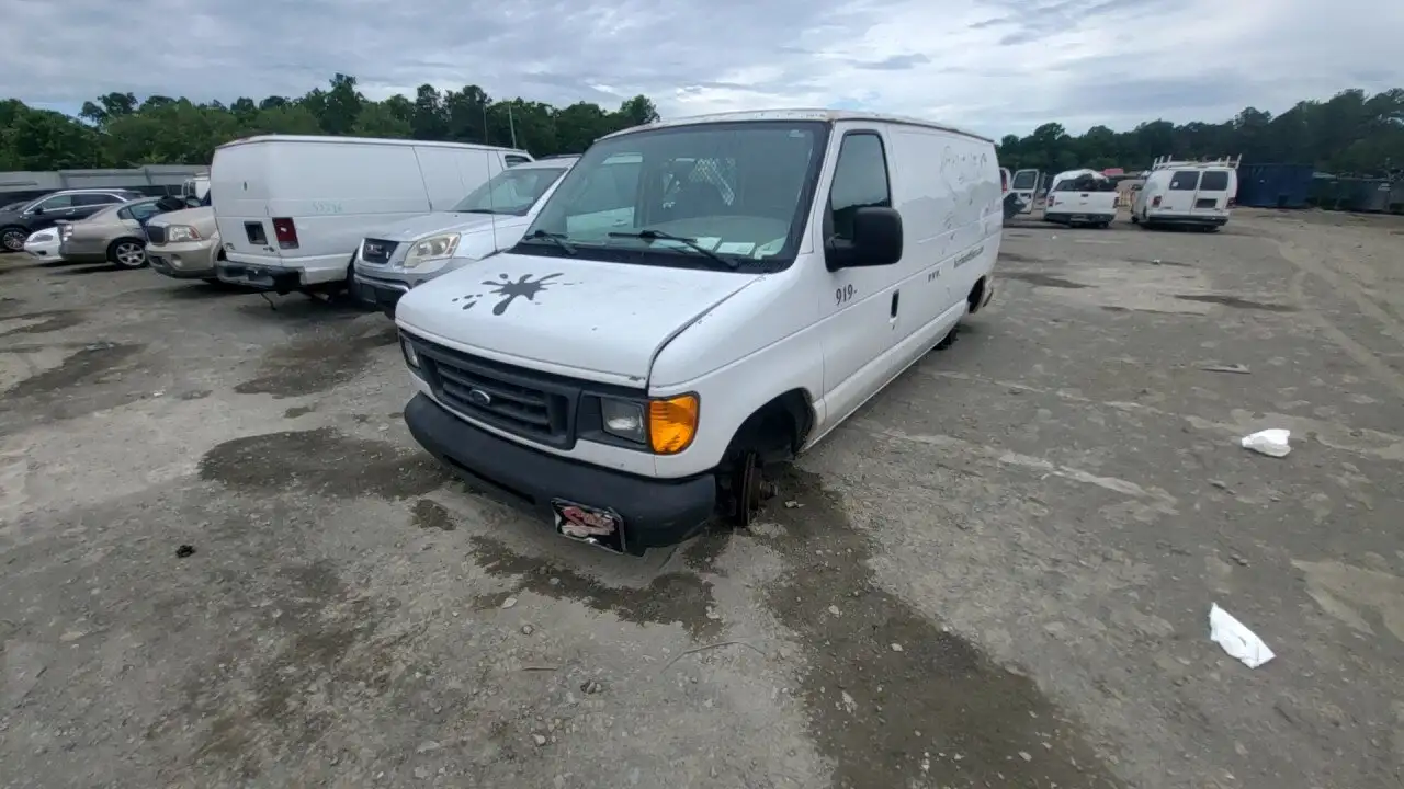 Photo of 2004 Ford E-150