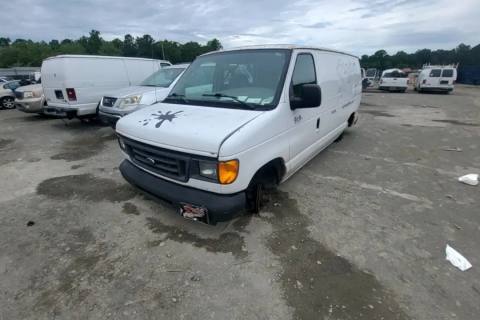 Photo of 2004 Ford E-150