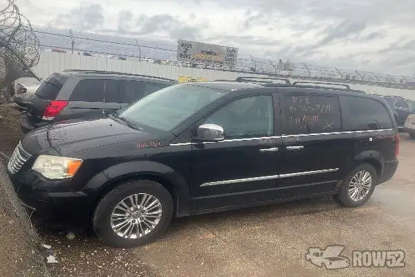 Photo of 2013 Chrysler Town & Country