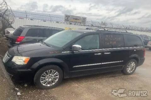 Photo of 2013 Chrysler Town & Country