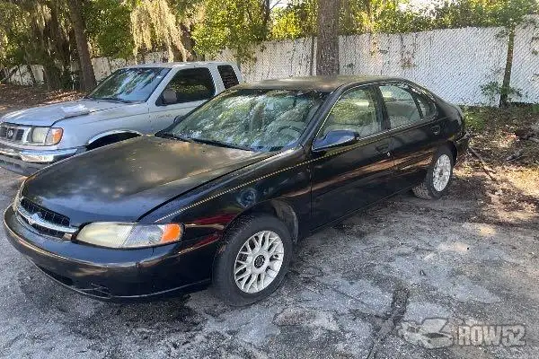 Photo of 1998 Nissan Altima