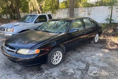Photo of 1998 Nissan Altima