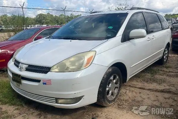 Photo of 2005 Toyota Sienna
