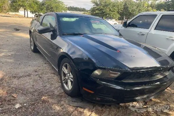 Photo of 2010 Ford Mustang