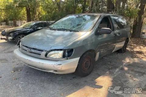Photo of 1999 Toyota Sienna