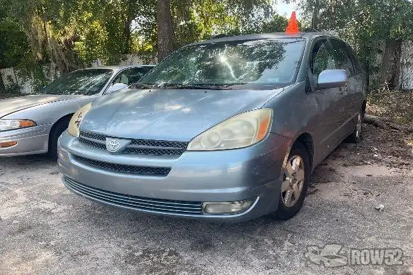 Photo of 2005 Toyota Sienna