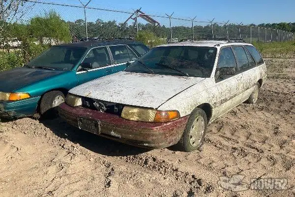Photo of 1995 Ford Escort Wagon