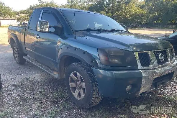 Photo of 2004 Nissan Titan