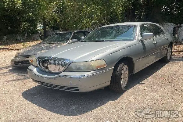 Photo of 2006 Lincoln Town Car