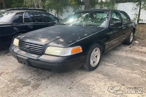 Photo of 2002 Ford Crown Victoria